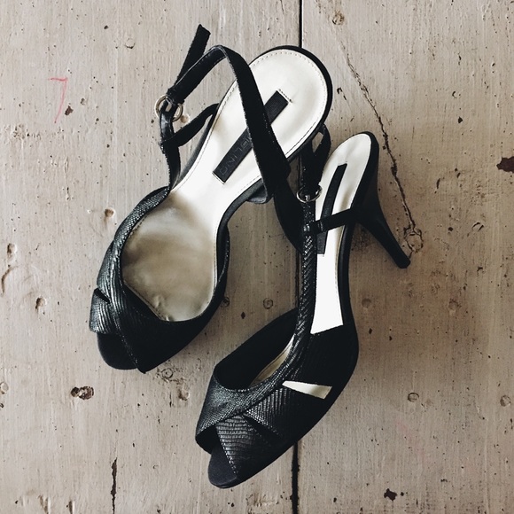 Bandolino Shoes - Bandolino Glittering Black Reptile Heels